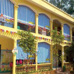 Bạt che nắng mưa trường học